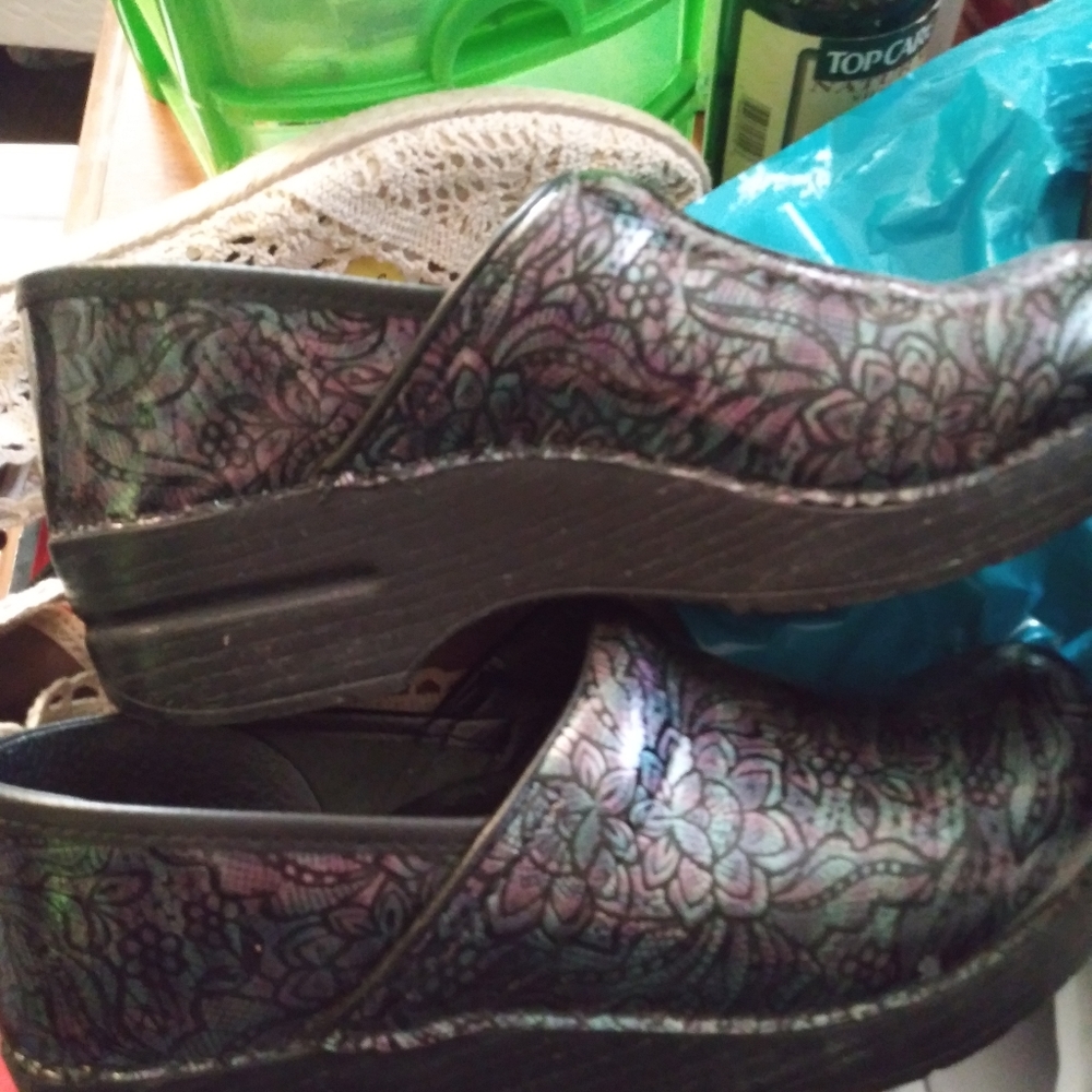 Slip resistance shoes